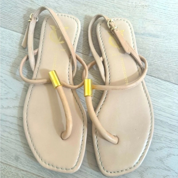 Vince Camuto nude sandal with gold detail size 36 - Picture 1 of 4
